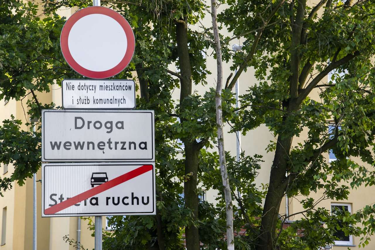 Traduction instantanée d'un panneau de rue avec l'appareil photo d'un smartphone