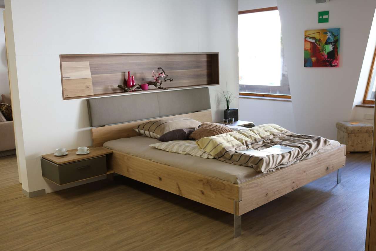 Écran affichant un comparateur de prix pour des chambres d'hôtel